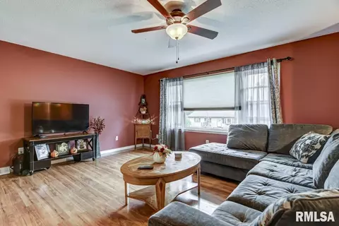 121 Archer Ave, Springfield, IL 62704 photo 9