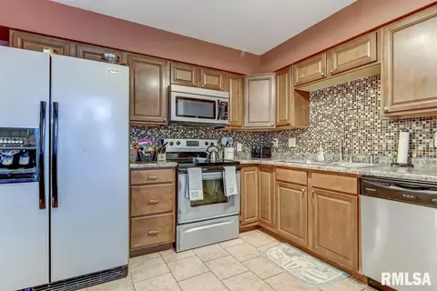 121 Archer Ave, Springfield, IL 62704 photo 11