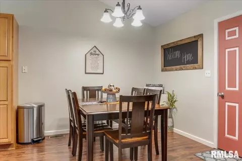 2704 Warrior Blvd, Springfield, IL 62712 photo 9