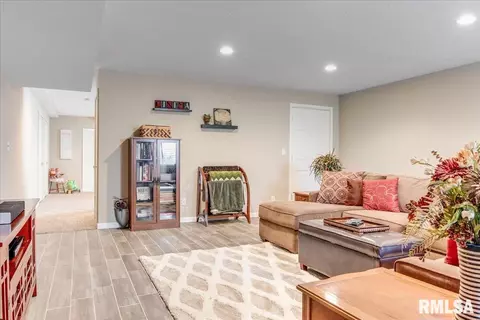 2704 Warrior Blvd, Springfield, IL 62712 photo 29