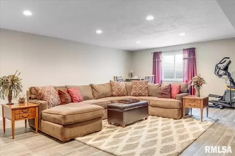 2704 Warrior Blvd, Springfield, IL 62712 photo 28