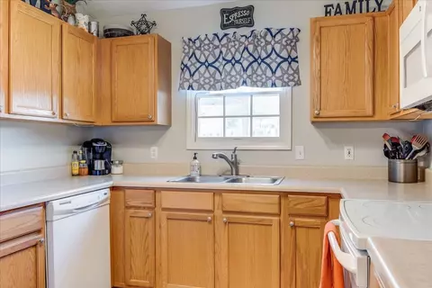 2704 Warrior Blvd, Springfield, IL 62712 photo 12