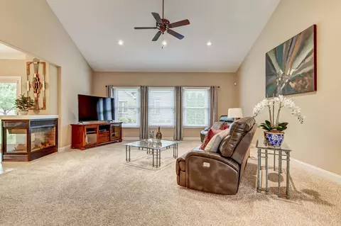3109 Ironlake Cir, Springfield, IL 62711 photo 4