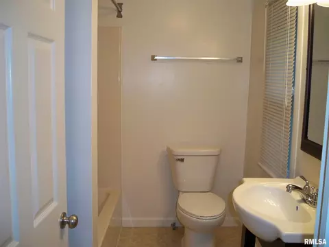 533 W Canedy St, Springfield, IL 62704 photo 14