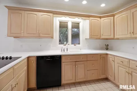 22 Wildwood Rd, Springfield, IL 62704 photo 6