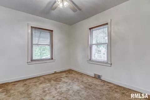 2301 S 8th St, Springfield, IL 62703 photo 15