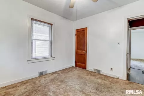 2301 S 8th St, Springfield, IL 62703 photo 14