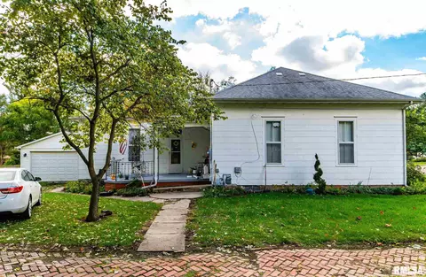 404 E Cooke St, Mount Pulaski, IL 62548 photo 3