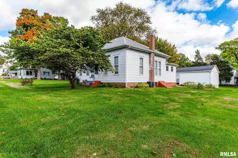 404 E Cooke St, Mount Pulaski, IL 62548 photo 1