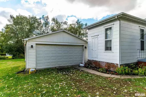 404 E Cooke St, Mount Pulaski, IL 62548 photo 14