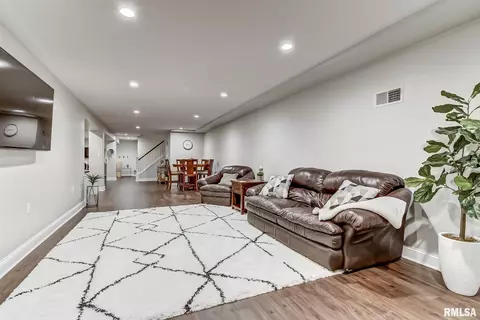 804 Wineman, Auburn, IL 62615 photo 36