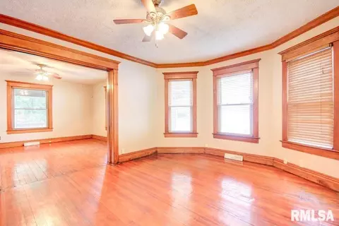 833 S Macarthur Blvd, Springfield, IL 62704 photo 4