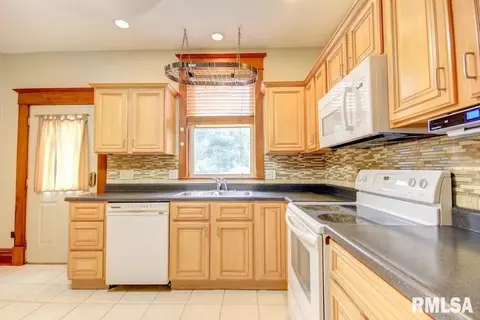 833 S Macarthur Blvd, Springfield, IL 62704 photo 12