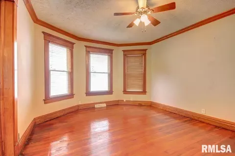 833 S Macarthur Blvd, Springfield, IL 62704 photo 5