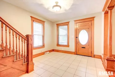833 S Macarthur Blvd, Springfield, IL 62704 photo 3