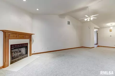 7108 Preston Dr, Springfield, IL 62711 photo 4