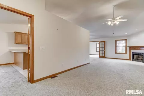 7108 Preston Dr, Springfield, IL 62711 photo 8