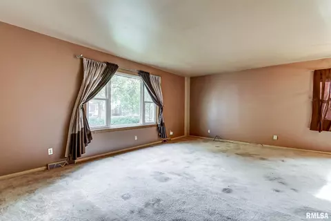 2609 Bennington Dr, Springfield, IL 62704 photo 6