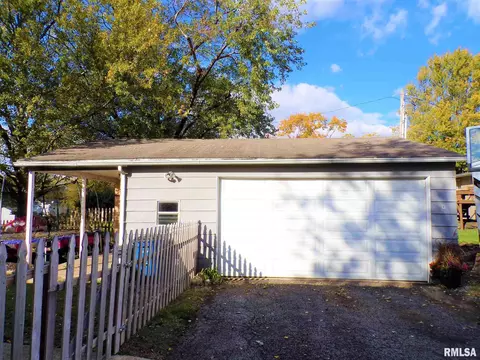 333 E Burch St, Wataga, IL 61488 photo 4