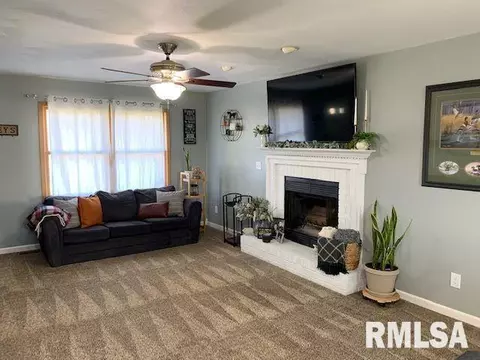 82 Buckhorn Dr, Springfield, IL 62707 photo 9