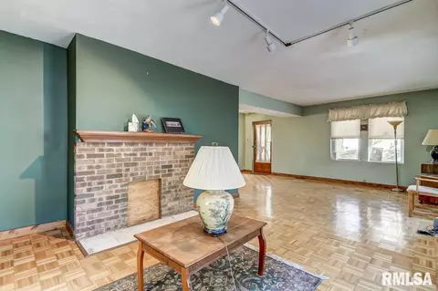 619 S Douglas Ave, Springfield, IL 62704 photo 9