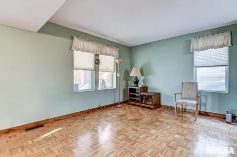 619 S Douglas Ave, Springfield, IL 62704 photo 8