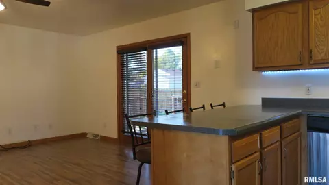 1805 Scarbrough Rd, Springfield, IL 62702 photo 12