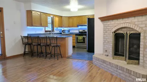 1805 Scarbrough Rd, Springfield, IL 62702 photo 5