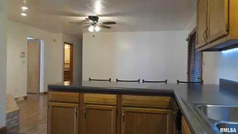 1805 Scarbrough Rd, Springfield, IL 62702 photo 9