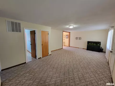 2204 Ramsey Ave, Springfield, IL 62702 photo 9