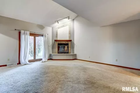 2611 Chase Dr, Springfield, IL 62704 photo 7