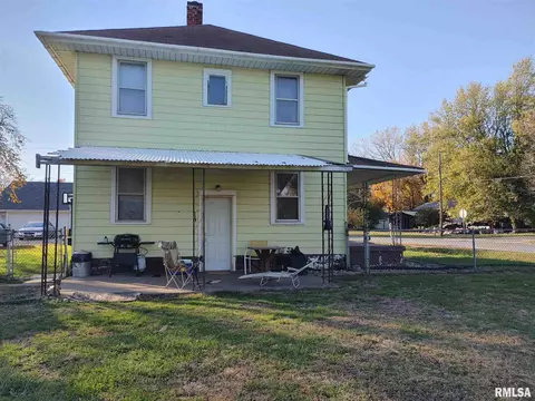 1313 Berwick Rd, Berwick, IL 61417 photo 4