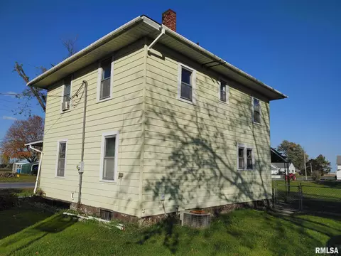 1313 Berwick Rd, Berwick, IL 61417 photo 3