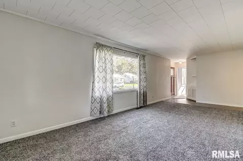 2100 E Buchanan St, Springfield, IL 62703 photo 3