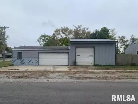 1024 E Spruce St, Springfield, IL 62703 photo 2