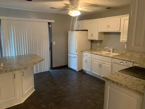 115 Astoria Rd, Springfield, IL 62704 photo 3