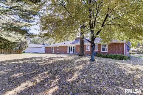 2131 Lindsay Rd, Springfield, IL 62704 photo 2