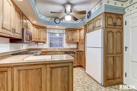 2043 Huntleigh Rd, Springfield, IL 62704 photo 9