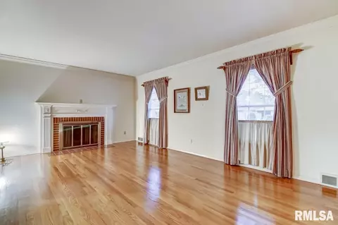 2043 Huntleigh Rd, Springfield, IL 62704 photo 7