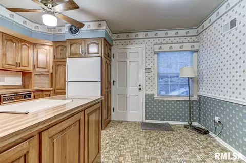 2043 Huntleigh Rd, Springfield, IL 62704 photo 8