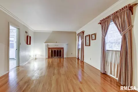 2043 Huntleigh Rd, Springfield, IL 62704 photo 5