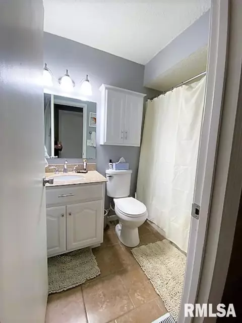 81 Mccarthy Dr, Springfield, IL 62702 photo 18