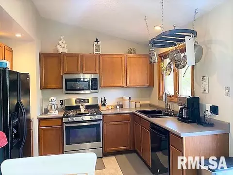 81 Mccarthy Dr, Springfield, IL 62702 photo 11
