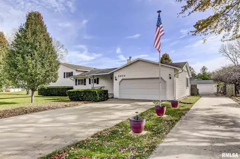 2204 Cloverfield Ln, Springfield, IL 62711 photo 1
