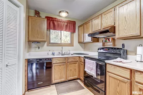 2204 Cloverfield Ln, Springfield, IL 62711 photo 7