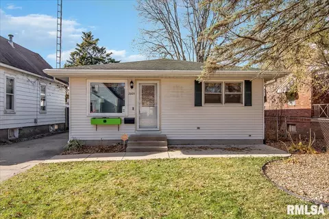 2005 S Pasfield St, Springfield, IL 62704 photo 2