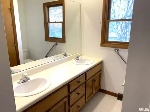 2400 Mayfair Rd, Springfield, IL 62703 photo 32