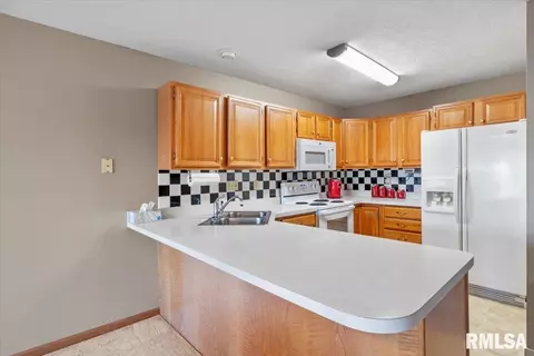 6303 Brent Dr, Springfield, IL 62712 photo 11
