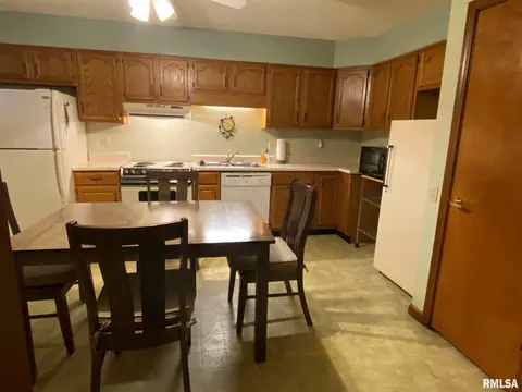 2921 Sutherland Rd, Springfield, IL 62702 photo 13