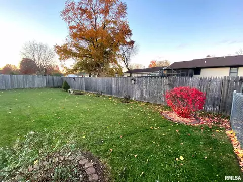 2921 Sutherland Rd, Springfield, IL 62702 photo 5